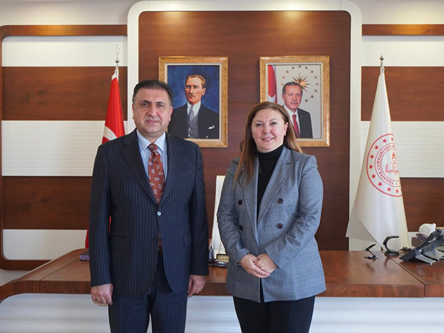 Yönetim Kurulu Başkanımız Dr. Seda Çelik Teker ''İstanbul İl Millî Eğitim Müdürümüz Sayın Murat Mücahit Yentür''ü Makamında Ziyaret Etti